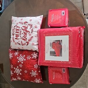 King Size Quilt 2 Matching Standard Pillow Shams And A 48X60 Blanket & 2 Pillows